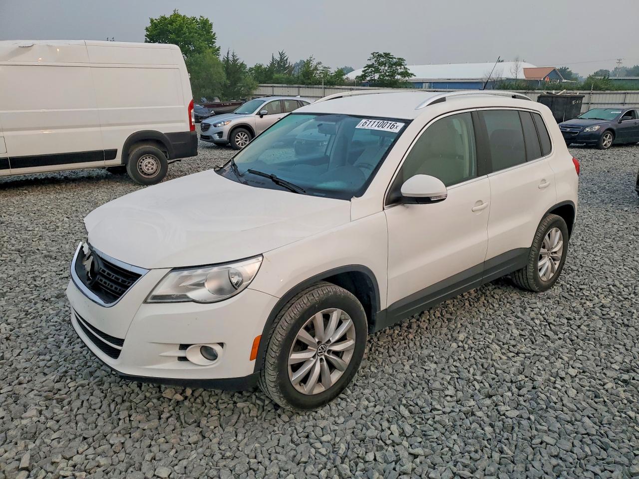 2011 VOLKSWAGEN TIGUAN