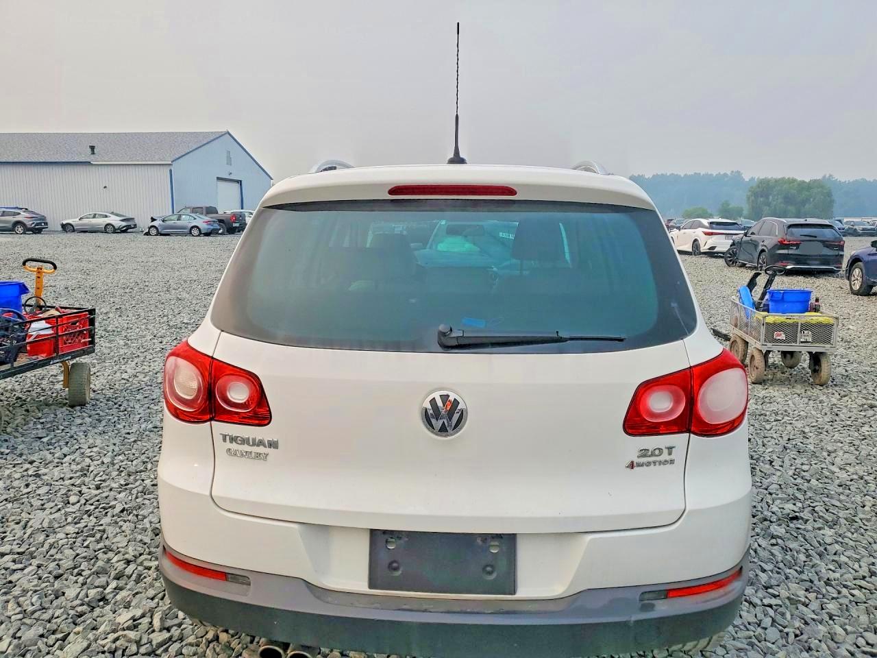 2011 VOLKSWAGEN TIGUAN