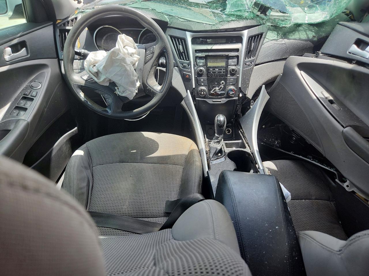 2011 HYUNDAI SONATA