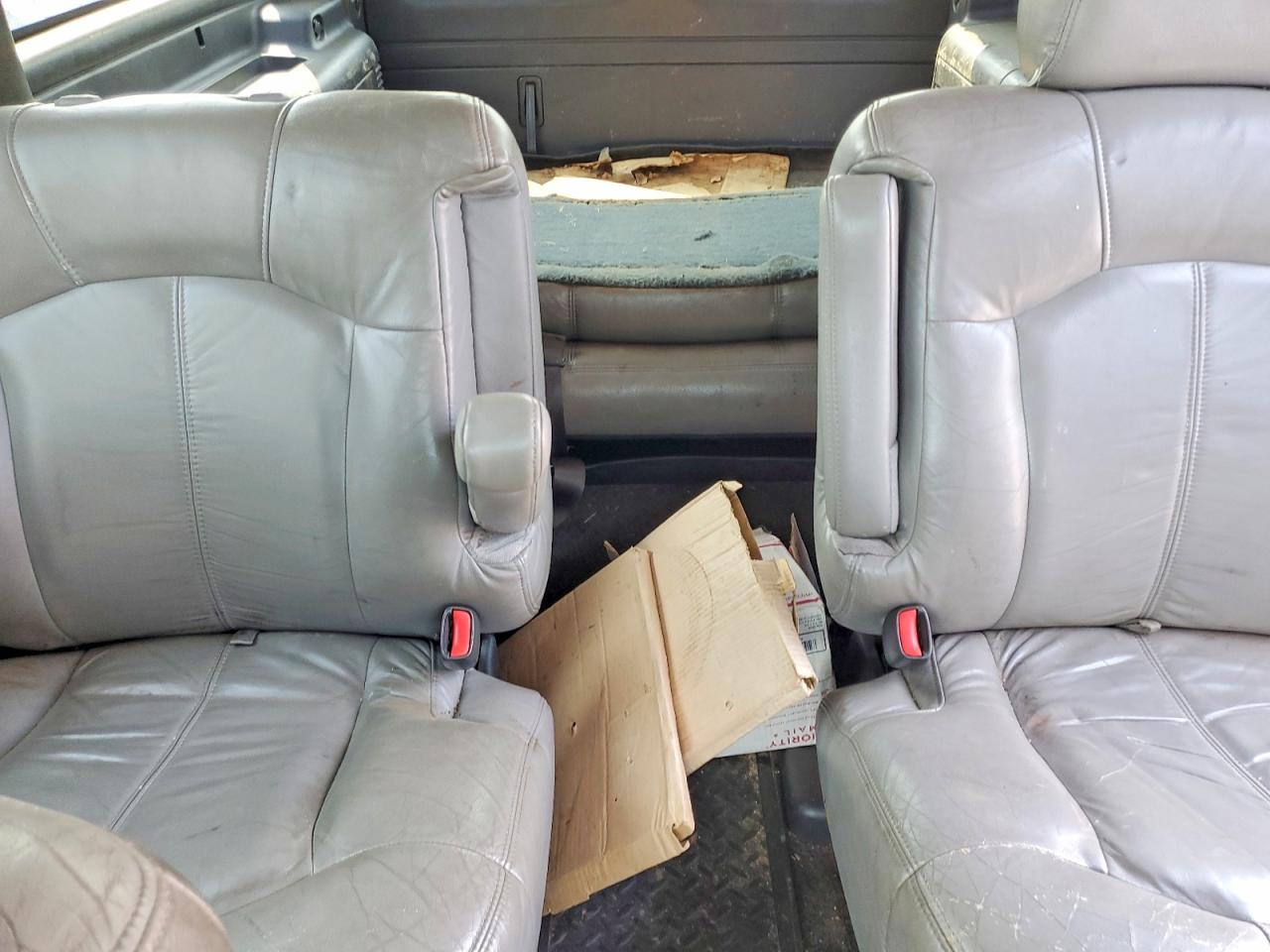 2001 CHEVROLET SUBURBAN