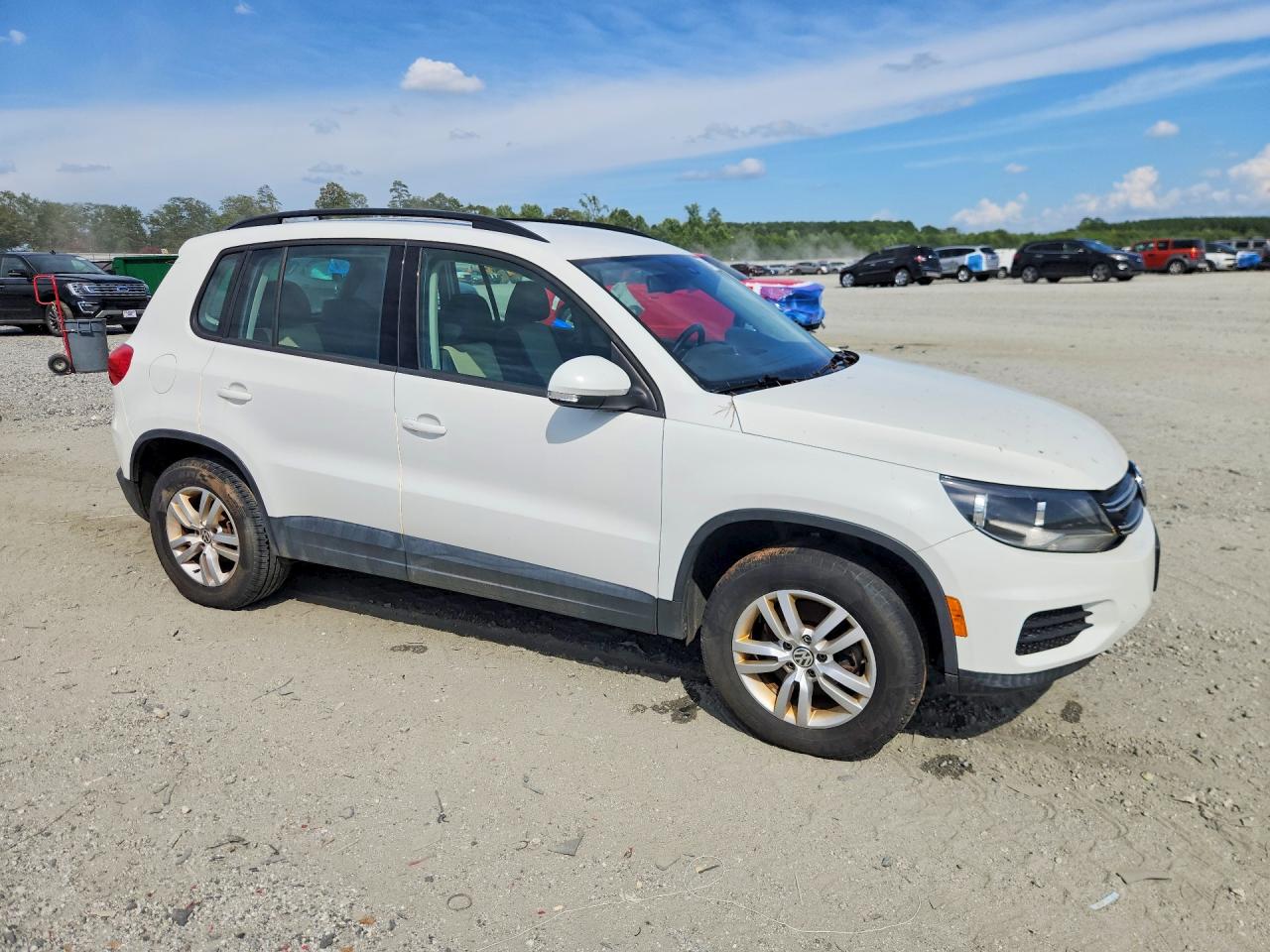 2016 VOLKSWAGEN TIGUAN