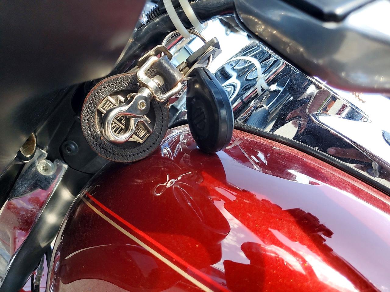 2010 HARLEY-DAVIDSON FL
