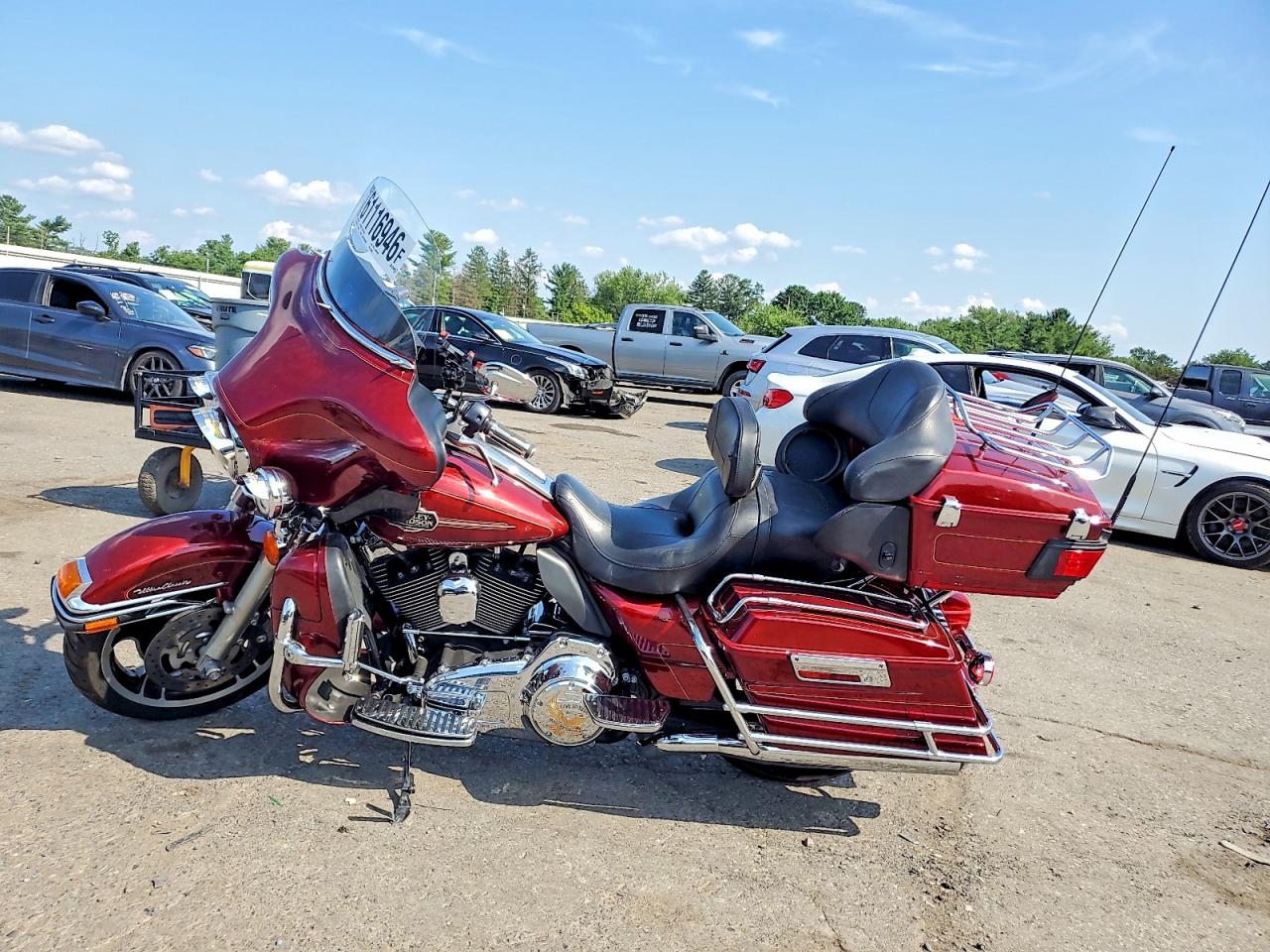 2010 HARLEY-DAVIDSON FL