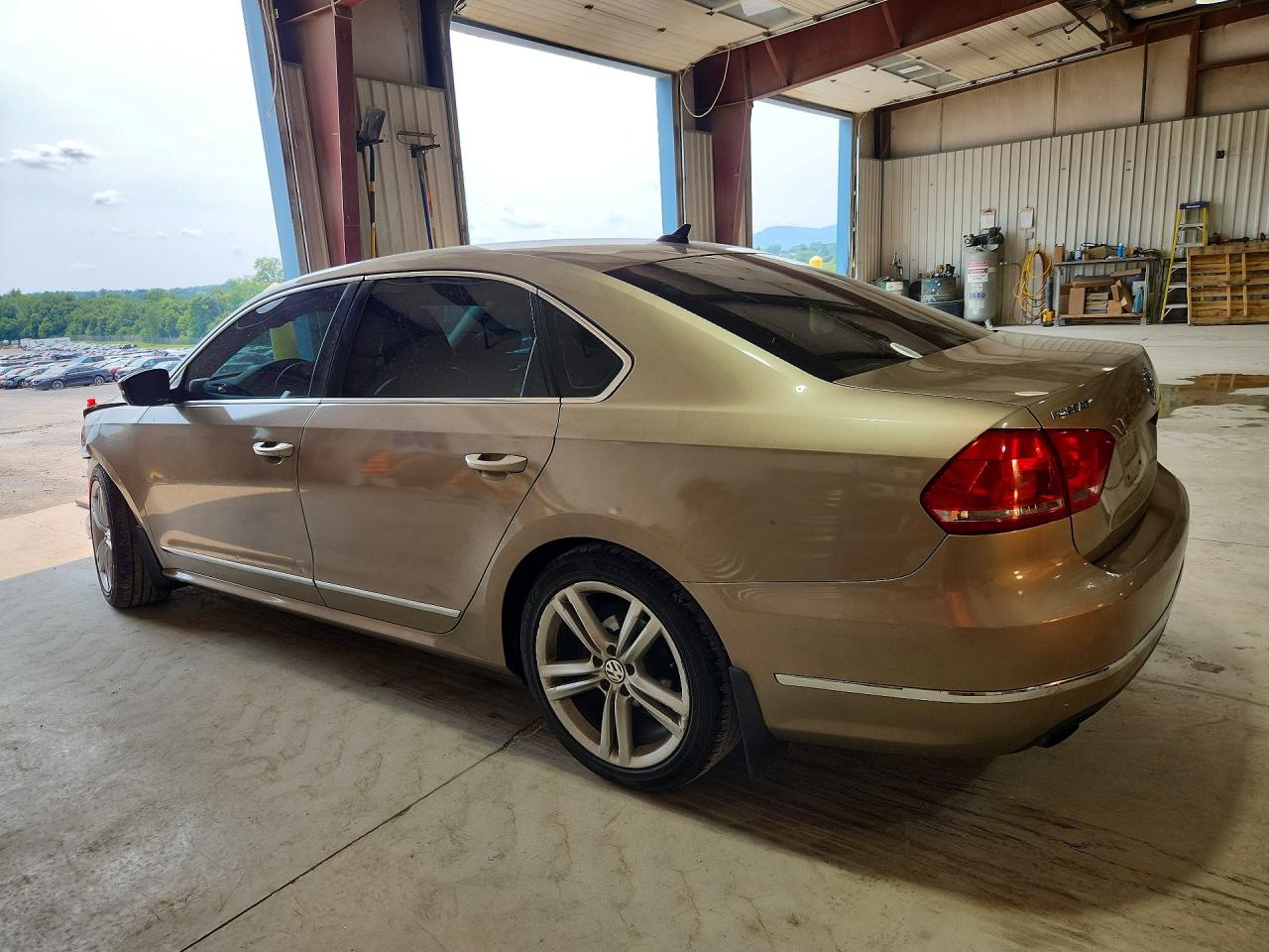 2015 VOLKSWAGEN PASSAT