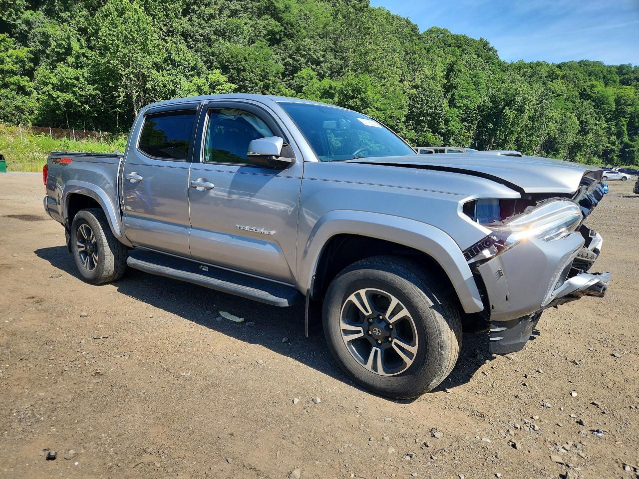 2017 TOYOTA TACOMA