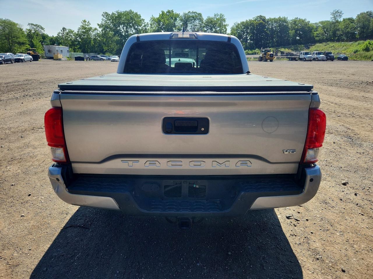 2017 TOYOTA TACOMA