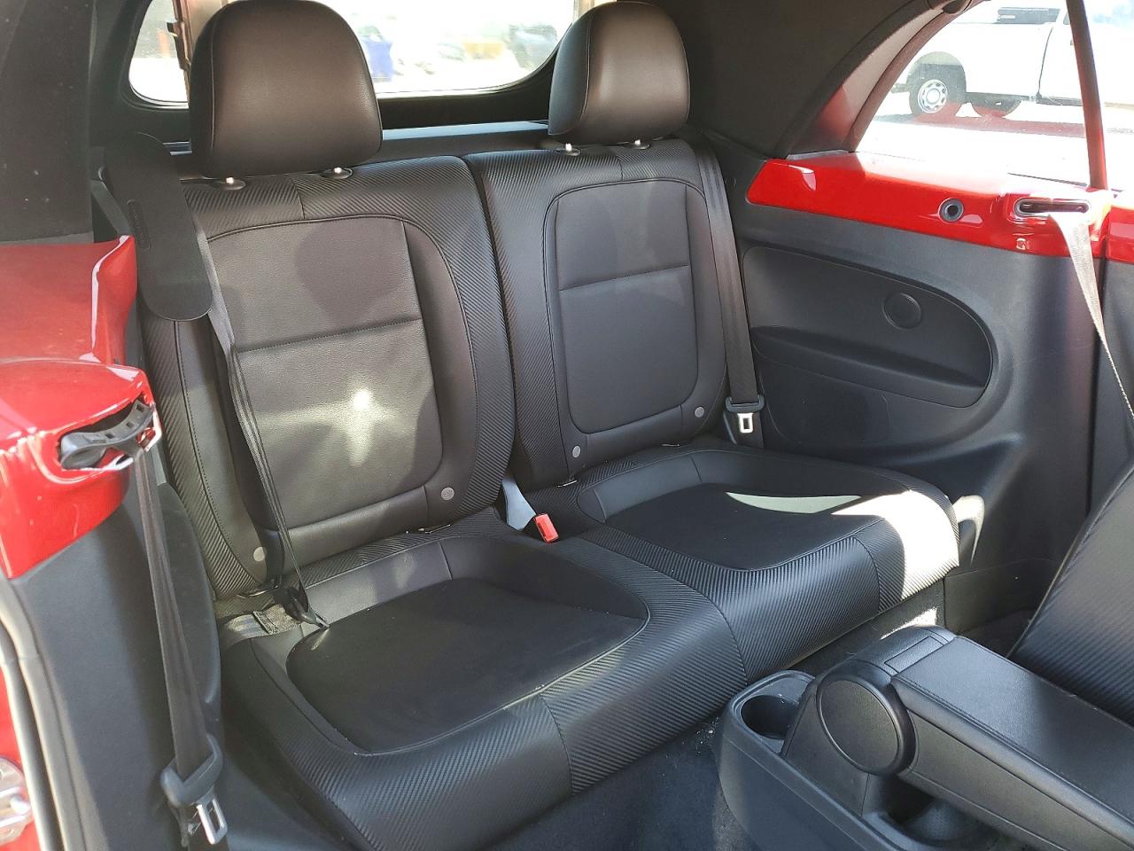 2018 VOLKSWAGEN BEETLE