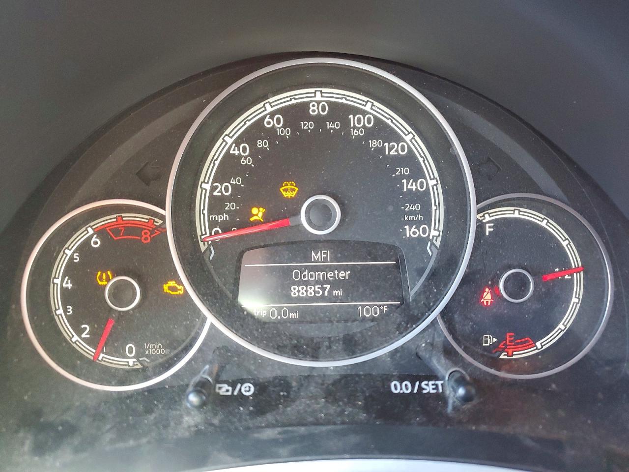 2018 VOLKSWAGEN BEETLE