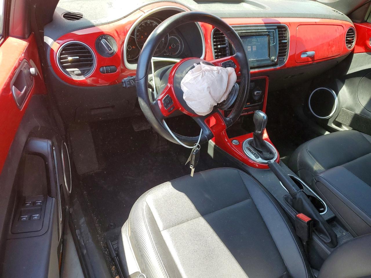 2018 VOLKSWAGEN BEETLE