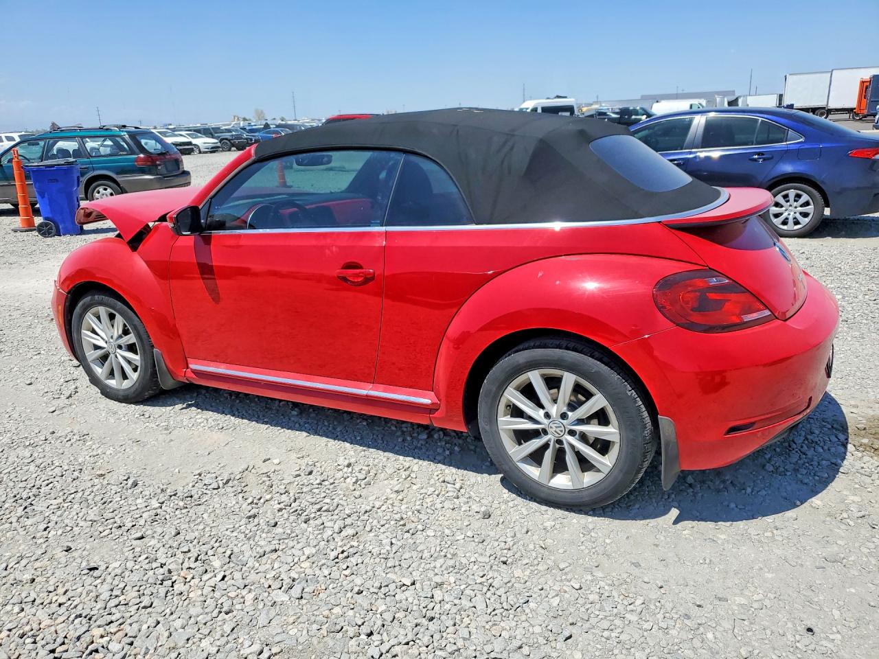 2018 VOLKSWAGEN BEETLE