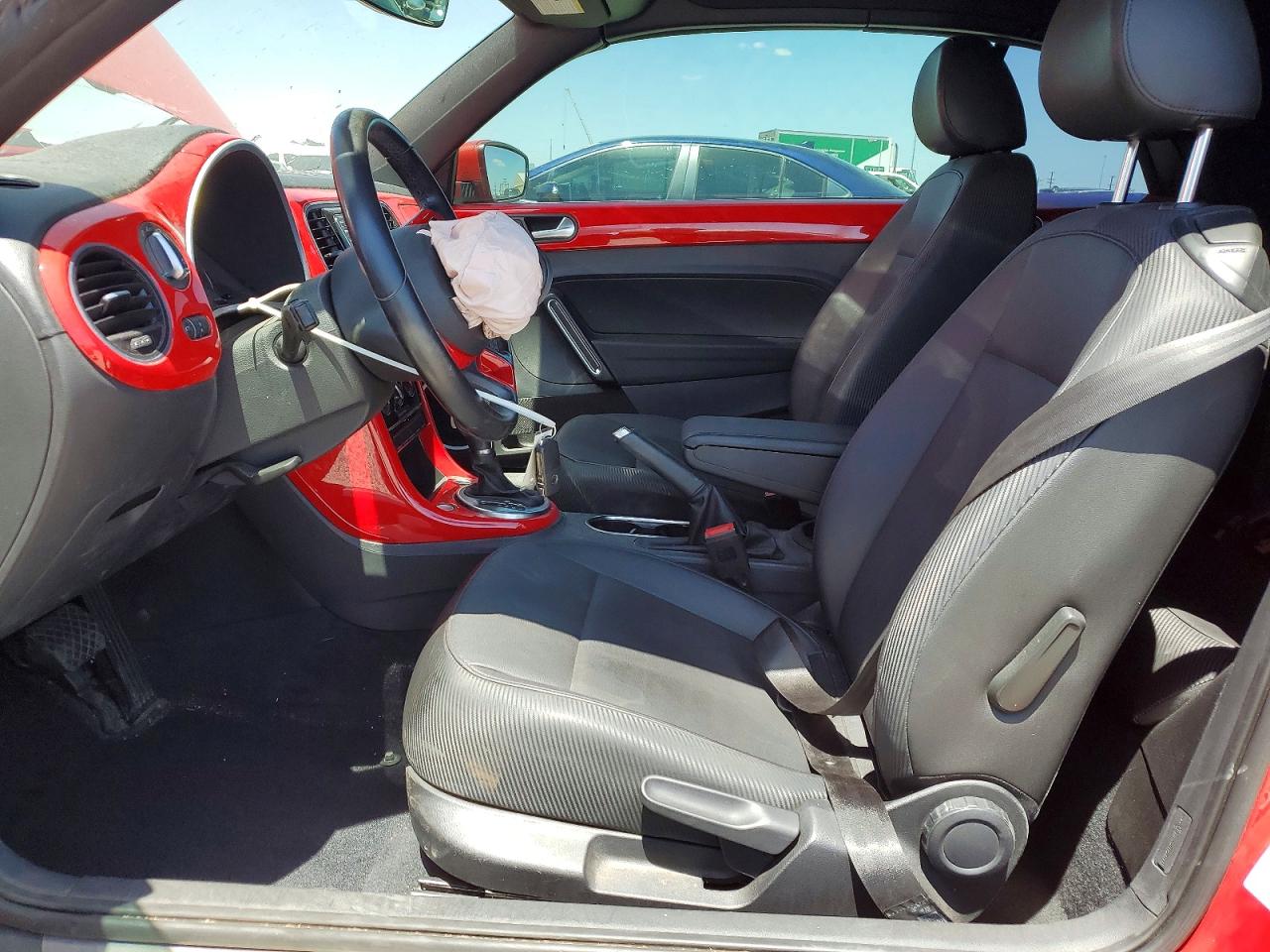 2018 VOLKSWAGEN BEETLE