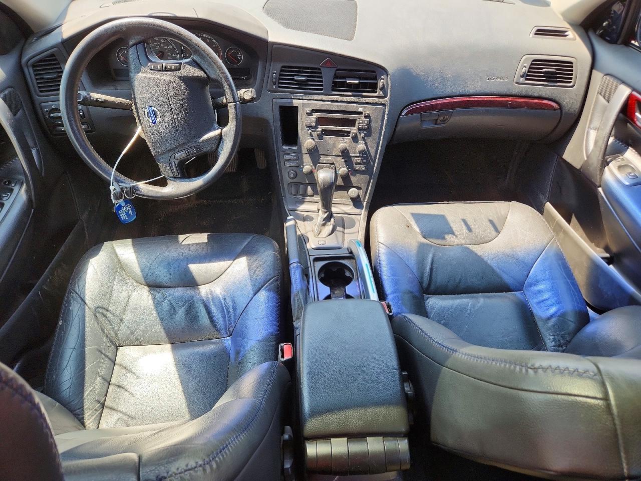 2004 VOLVO XC70