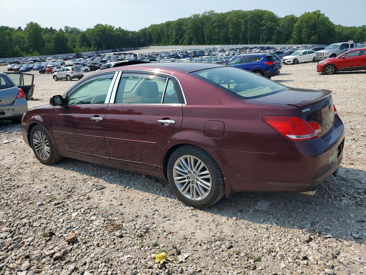 2005 TOYOTA AVALON