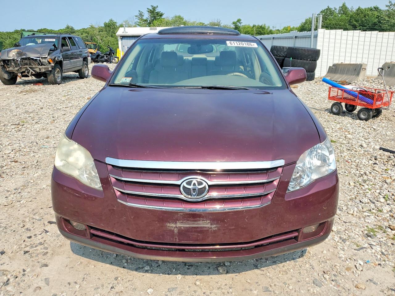 2005 TOYOTA AVALON