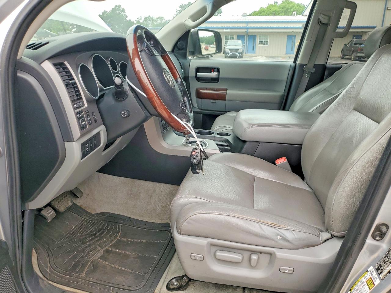 2011 TOYOTA SEQUOIA