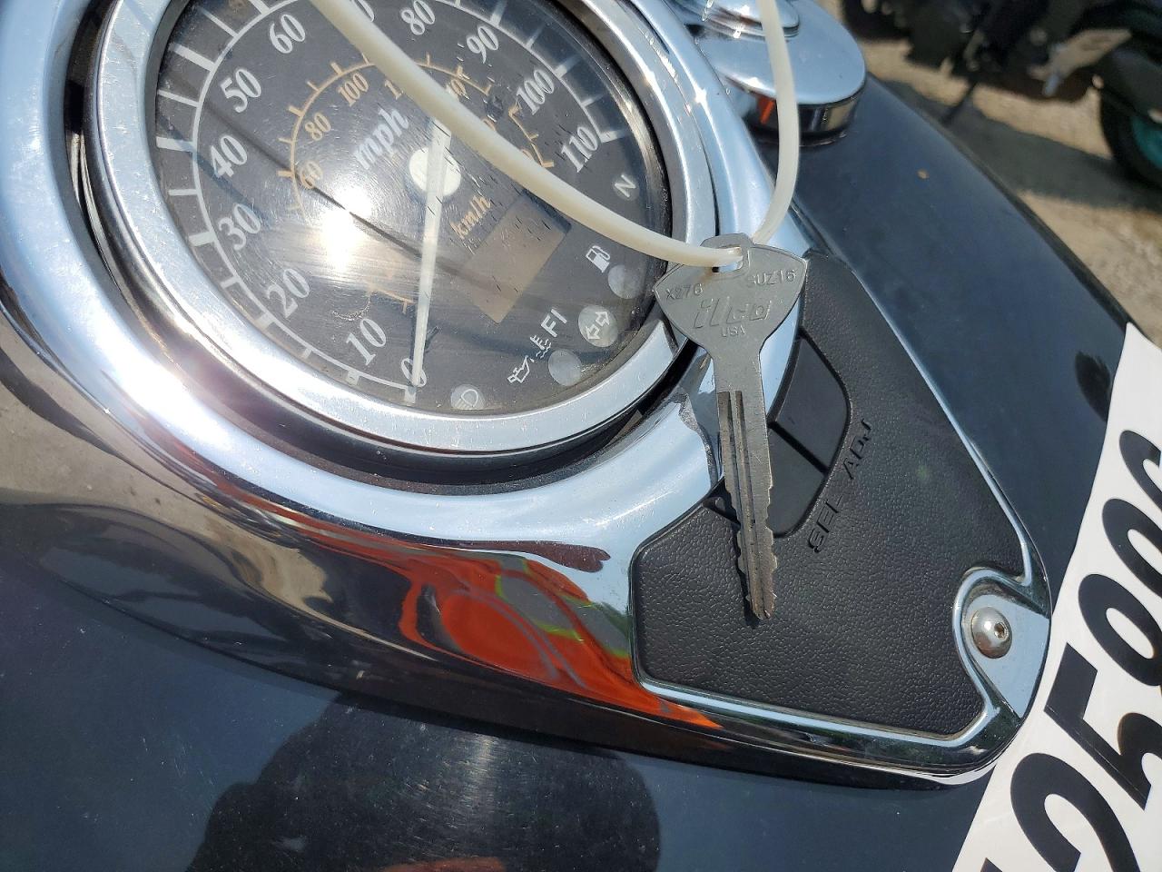 2005 SUZUKI BOULEVARD