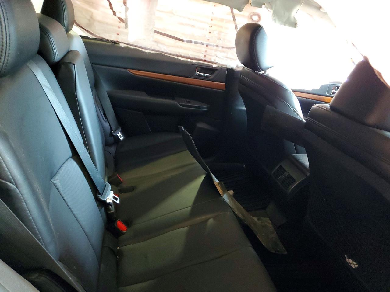 2014 SUBARU OUTBACK