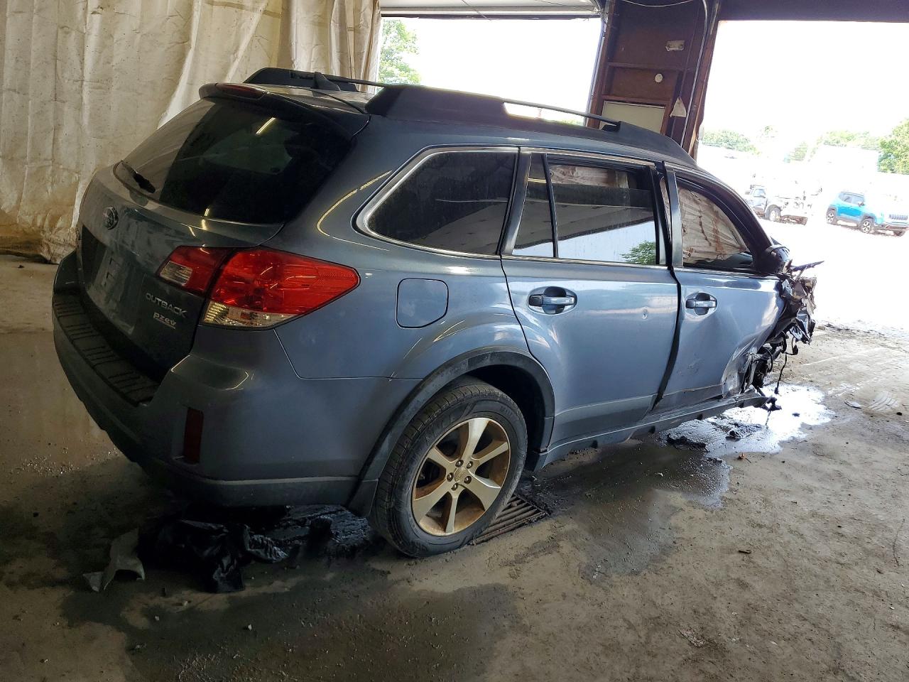 2014 SUBARU OUTBACK