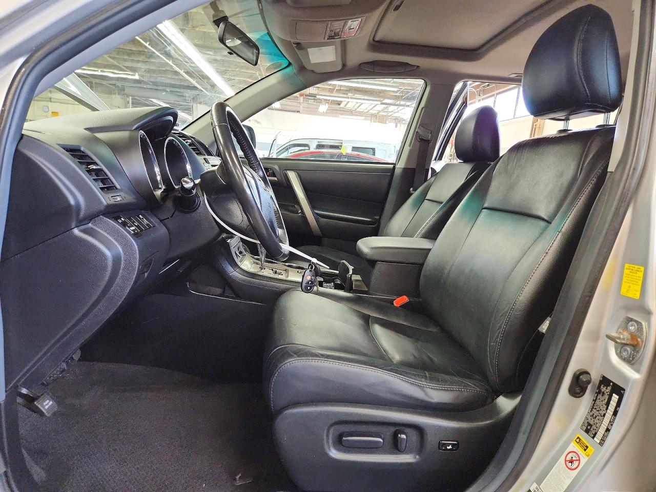 2010 TOYOTA HIGHLANDER