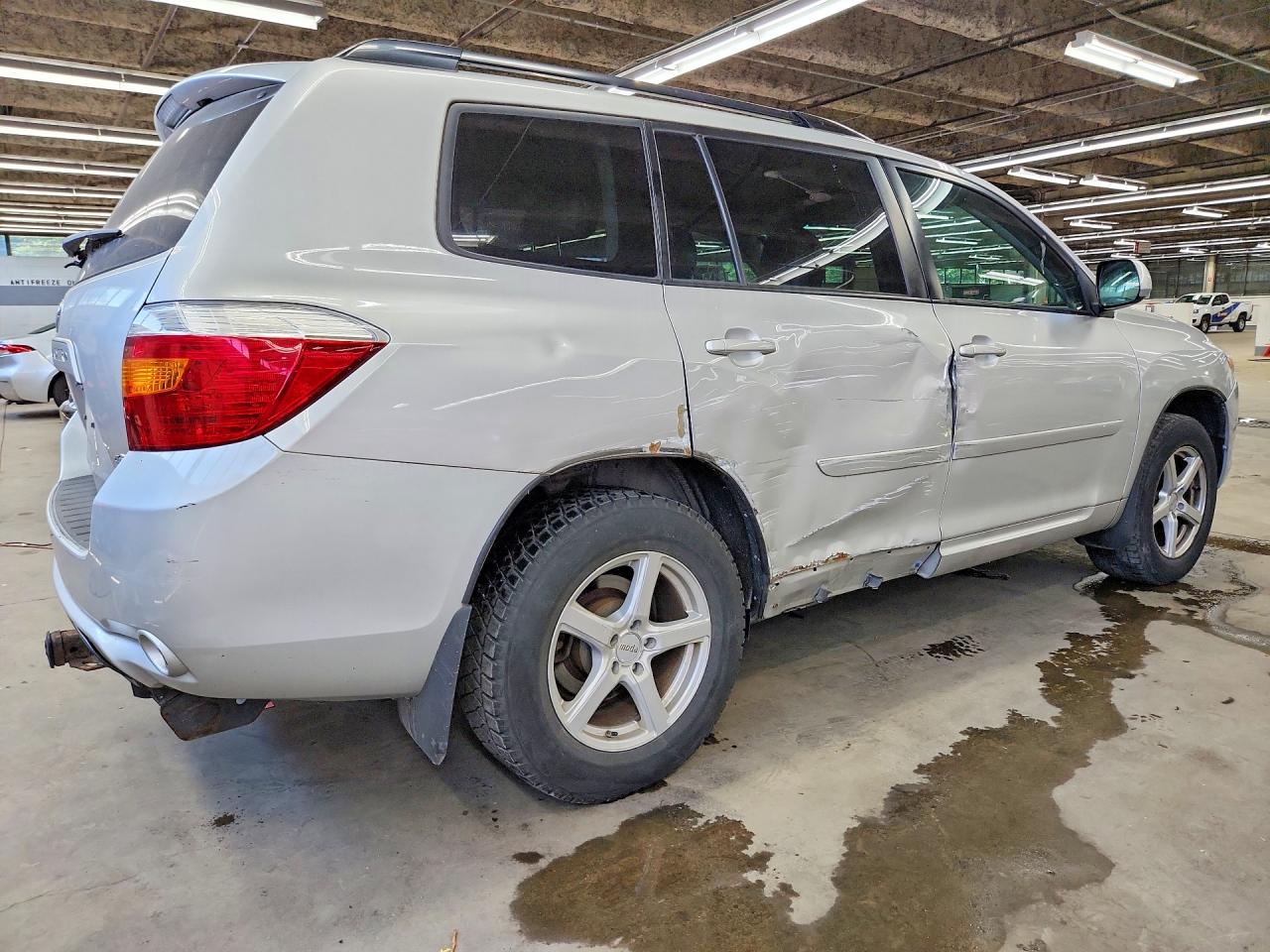 2010 TOYOTA HIGHLANDER