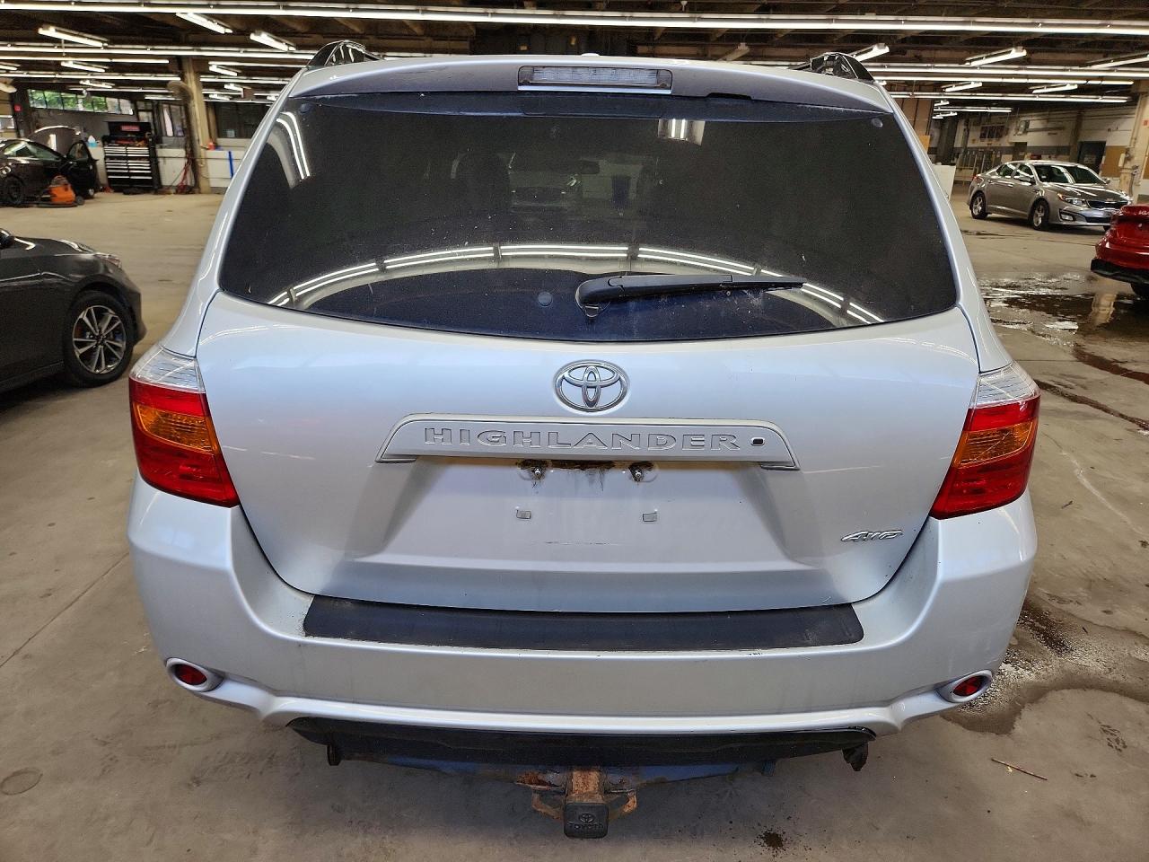 2010 TOYOTA HIGHLANDER