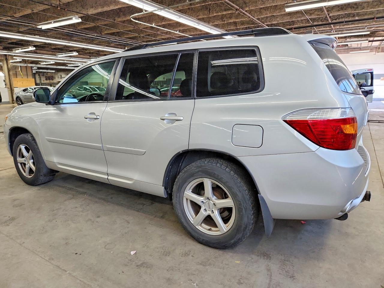 2010 TOYOTA HIGHLANDER