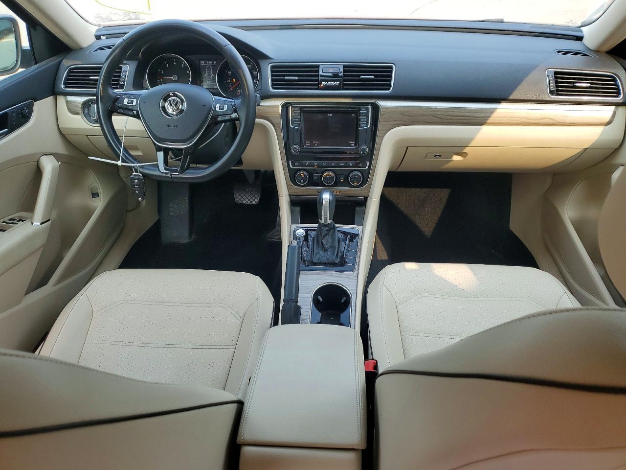 2018 VOLKSWAGEN PASSAT