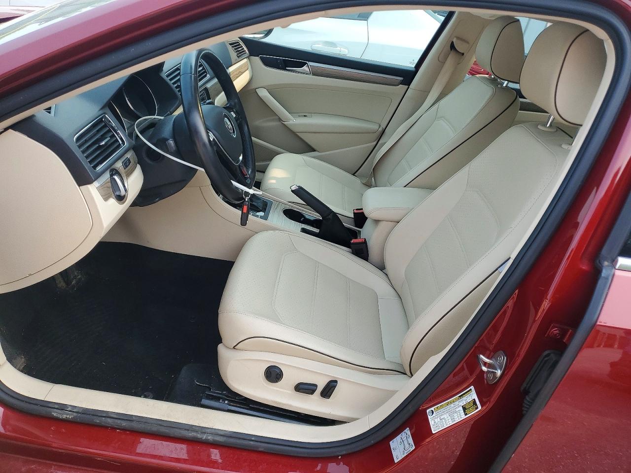 2018 VOLKSWAGEN PASSAT