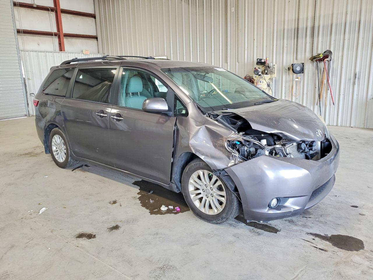 2017 TOYOTA SIENNA