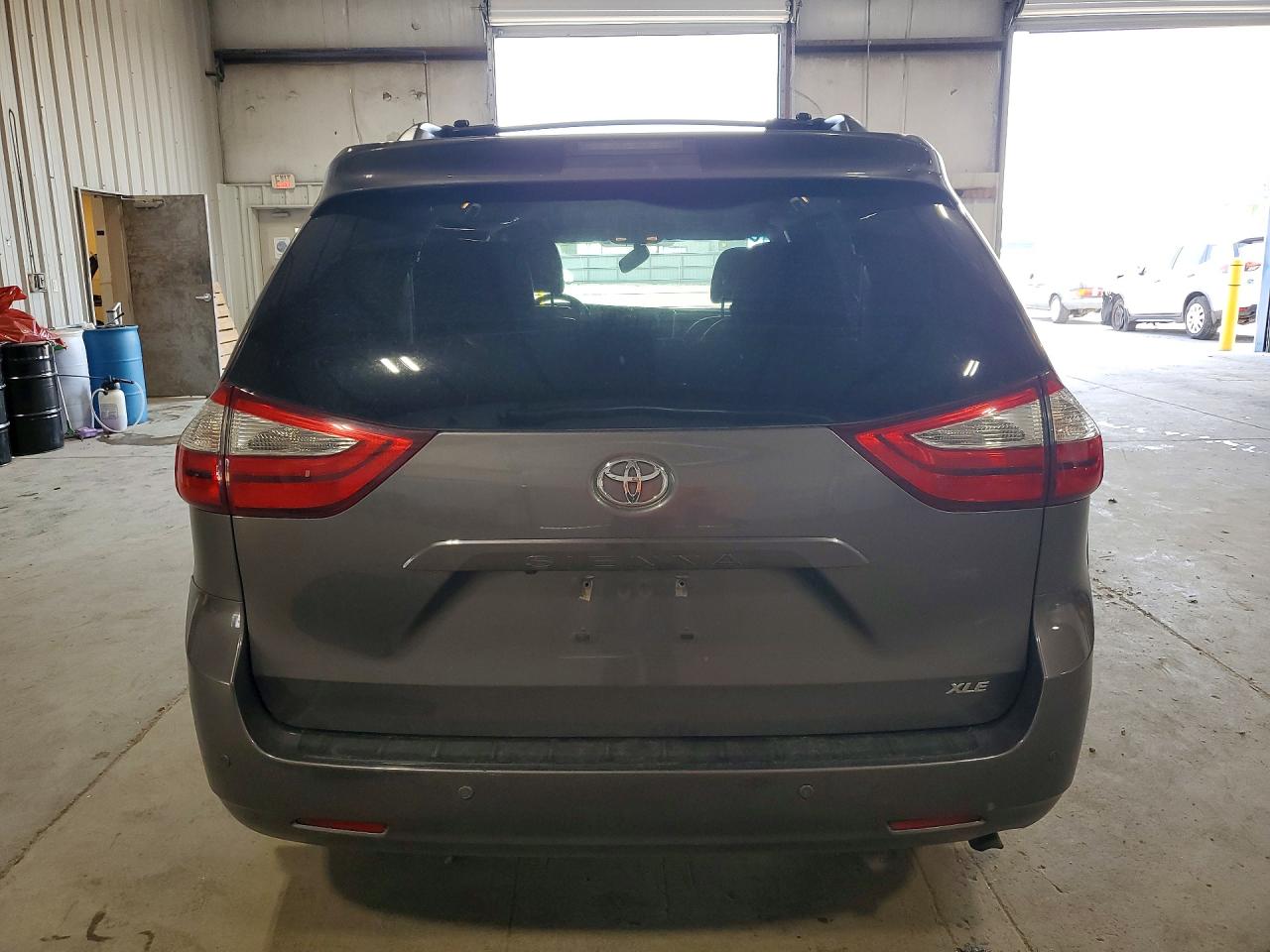 2017 TOYOTA SIENNA