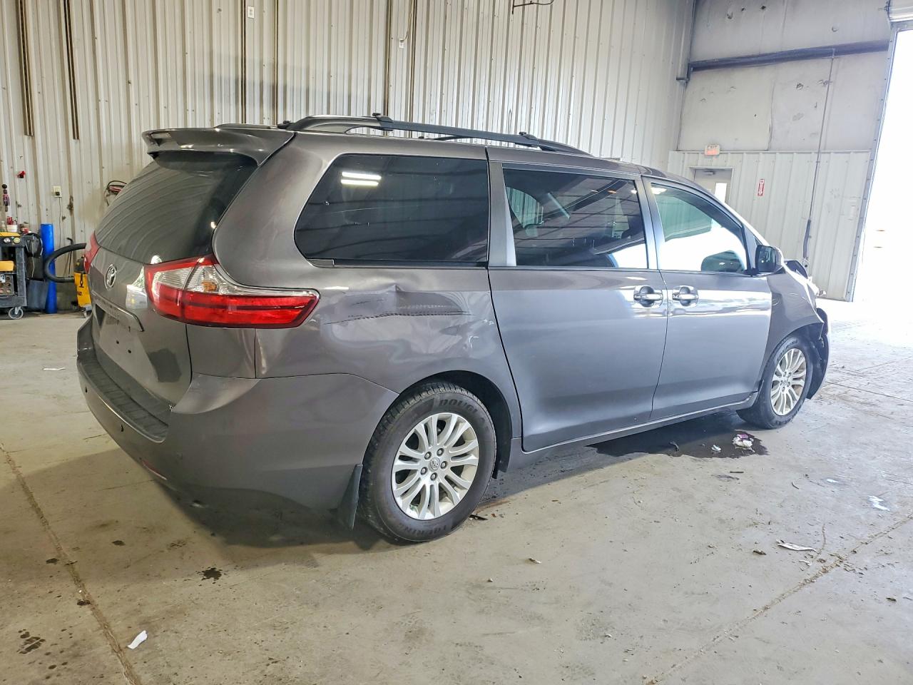 2017 TOYOTA SIENNA