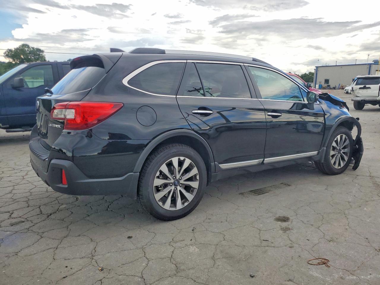 2018 SUBARU OUTBACK