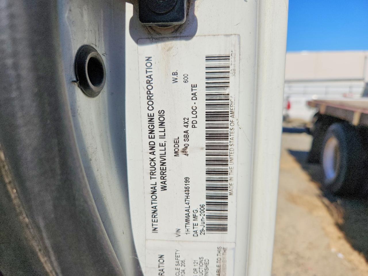 2007 INTERNATIONAL 4000 SERIE