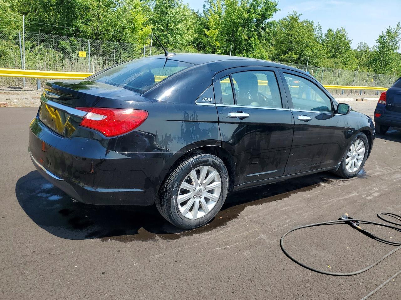 2013 CHRYSLER 200