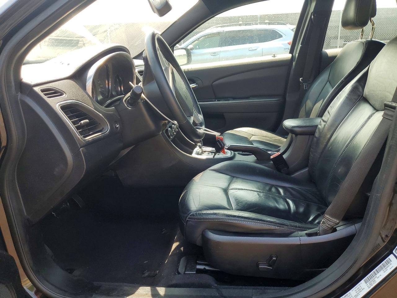 2013 CHRYSLER 200