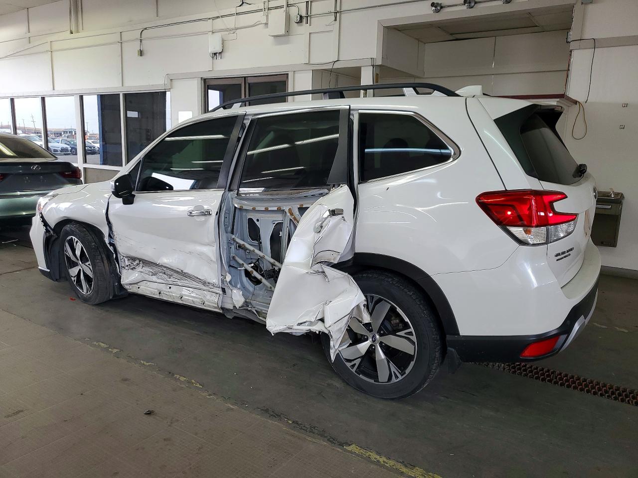 2019 SUBARU FORESTER