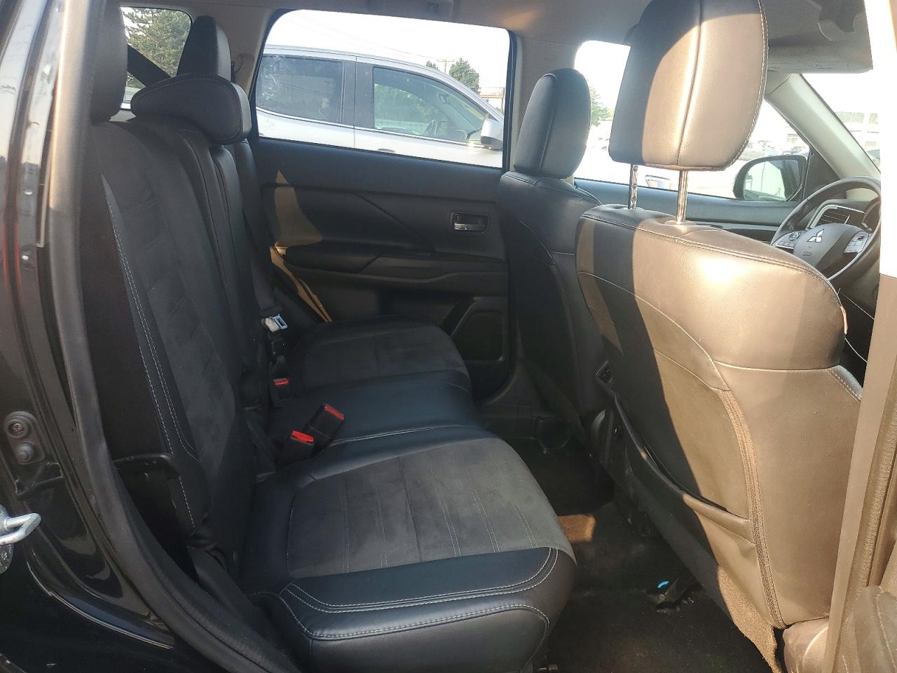 2019 MITSUBISHI OUTLANDER