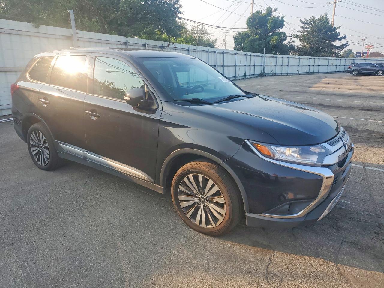 2019 MITSUBISHI OUTLANDER