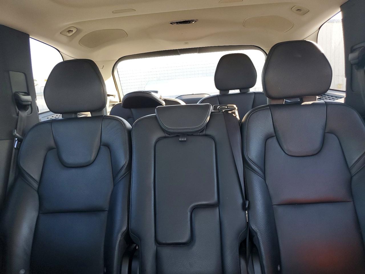 2016 VOLVO XC90