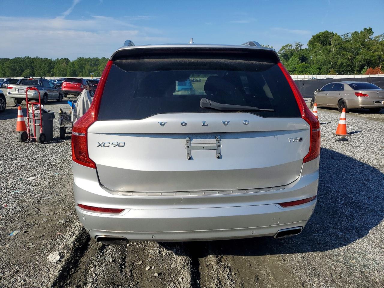 2016 VOLVO XC90