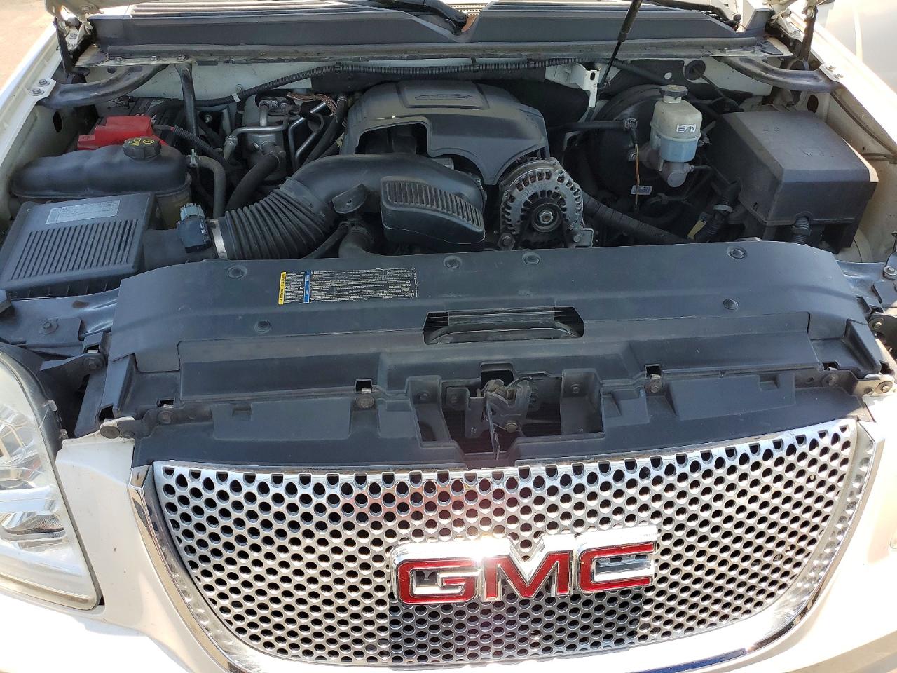 2011 GMC YUKON