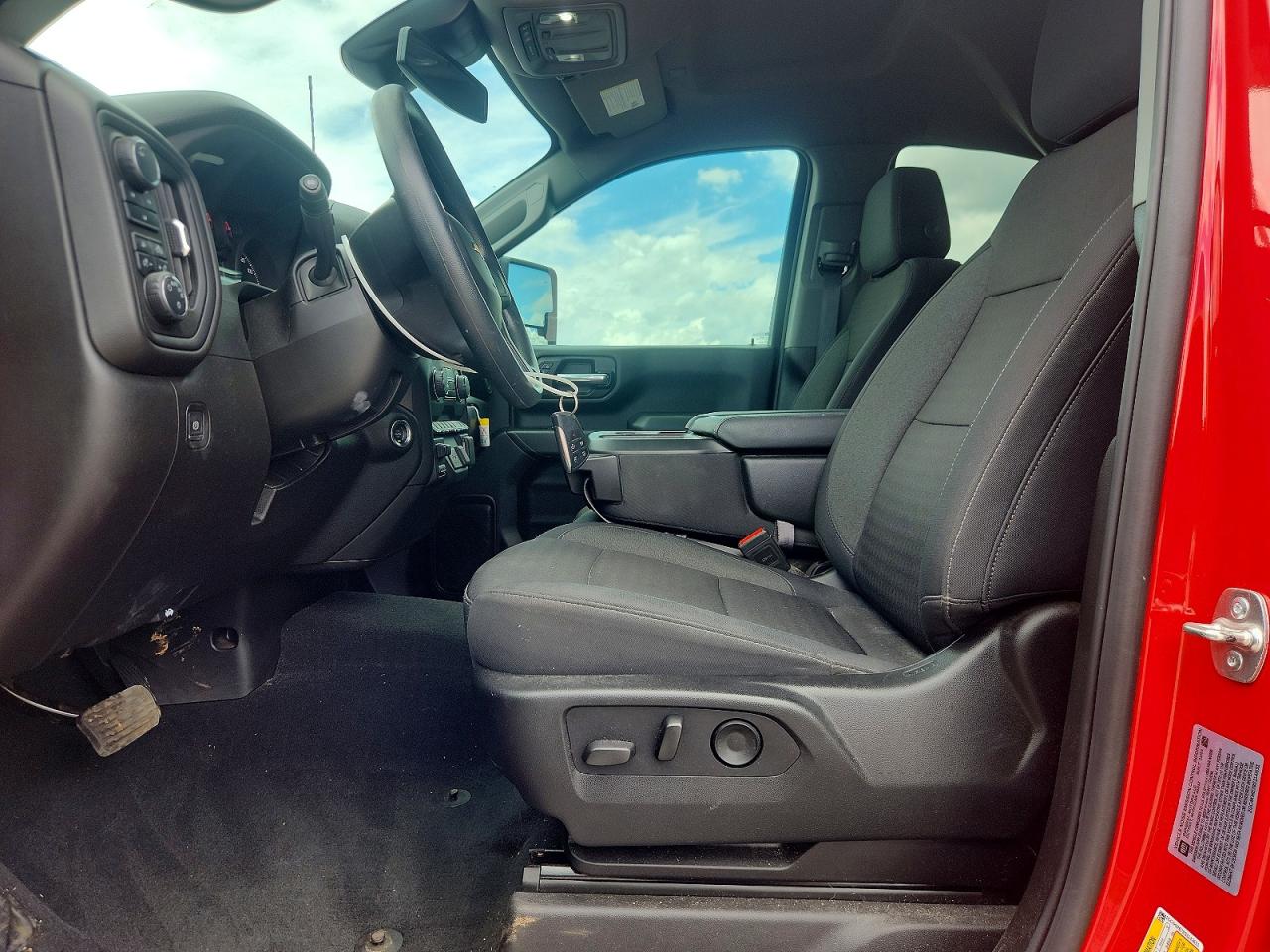 2025 CHEVROLET SILVERADO