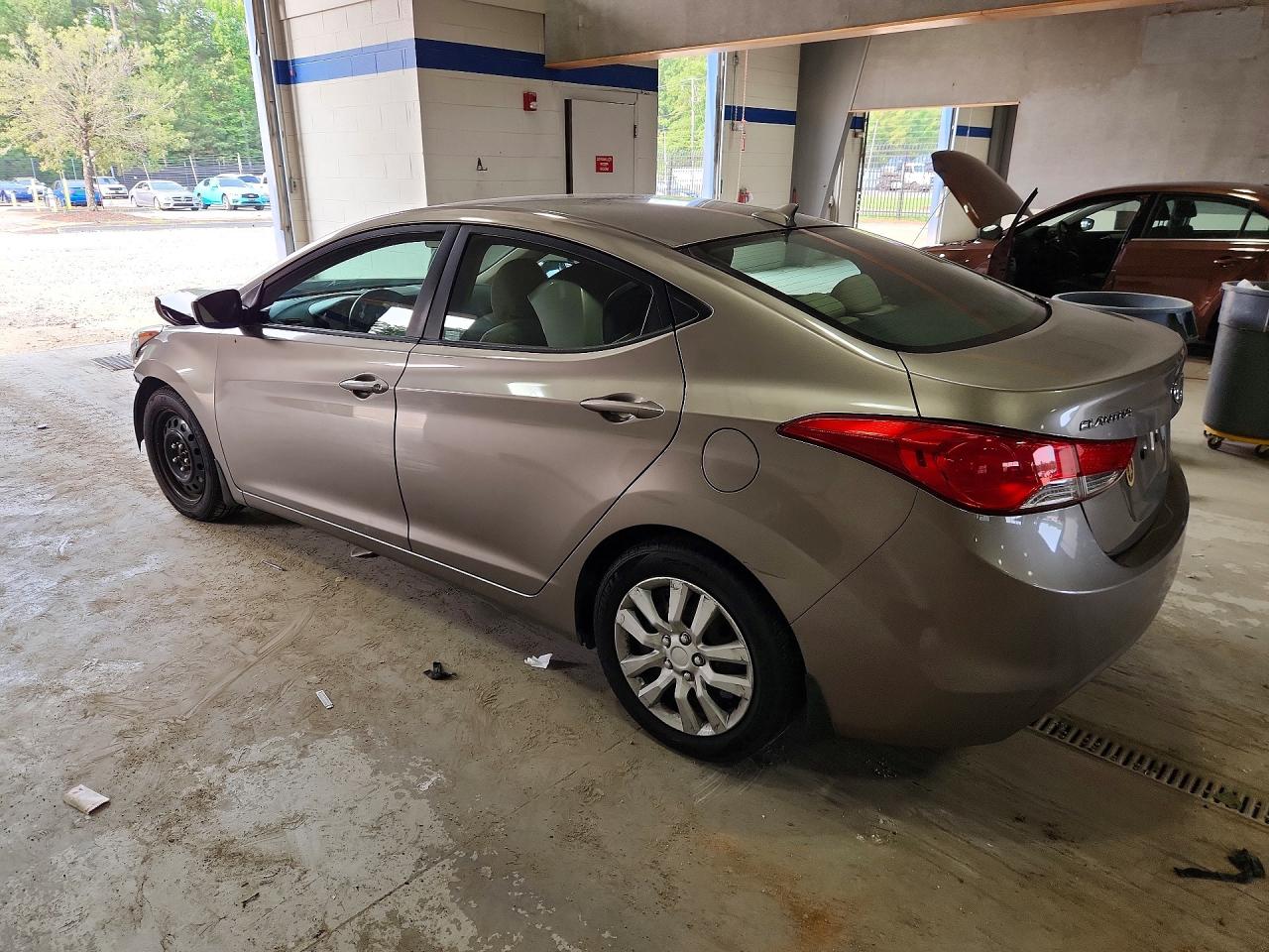 2013 HYUNDAI ELANTRA