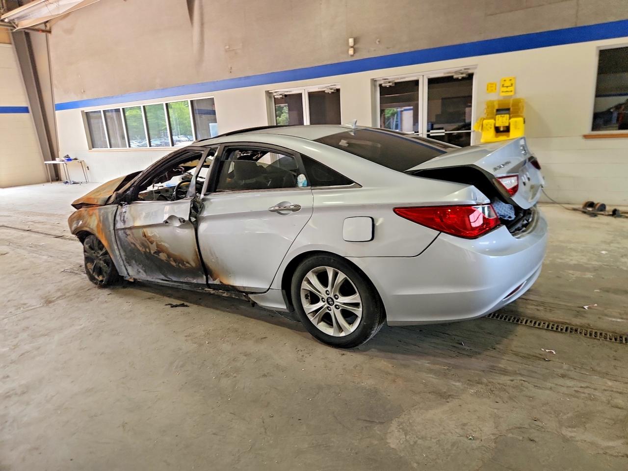 2011 HYUNDAI SONATA