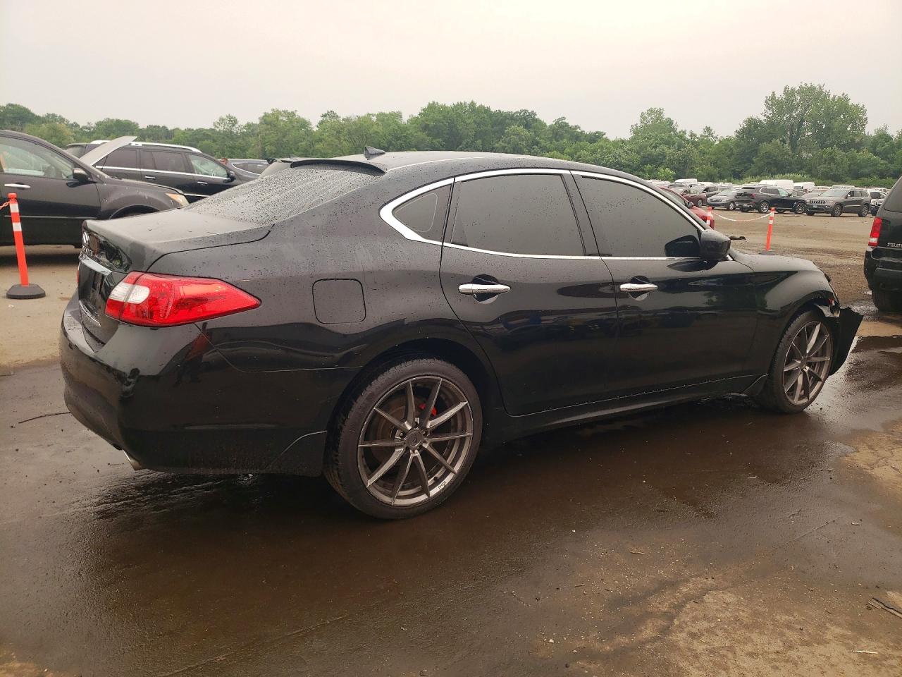 2011 INFINITI M37