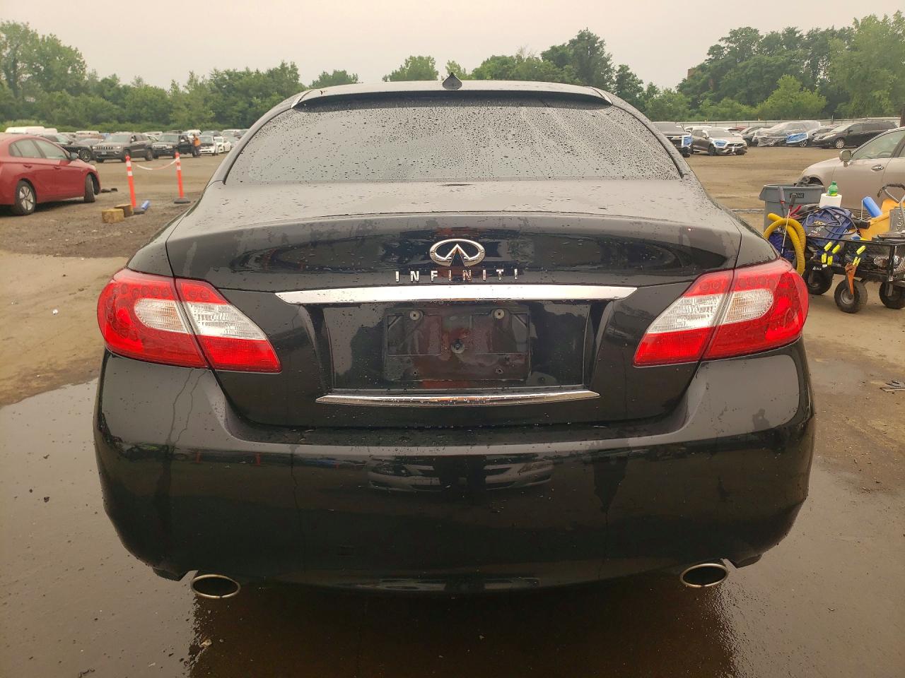 2011 INFINITI M37