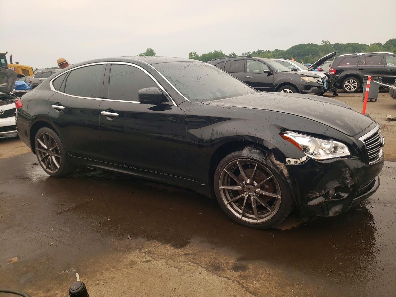 2011 INFINITI M37