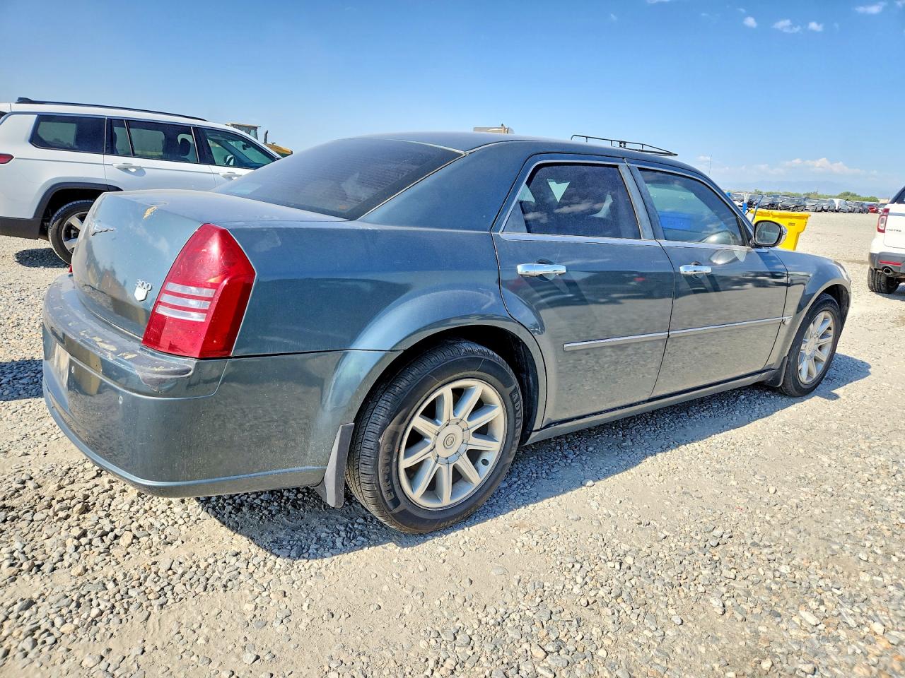 2005 CHRYSLER 300