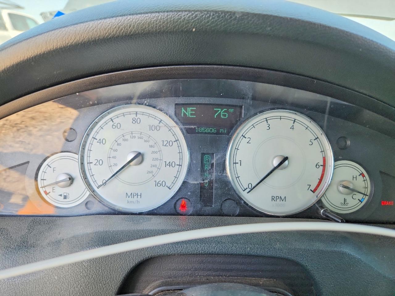 2005 CHRYSLER 300