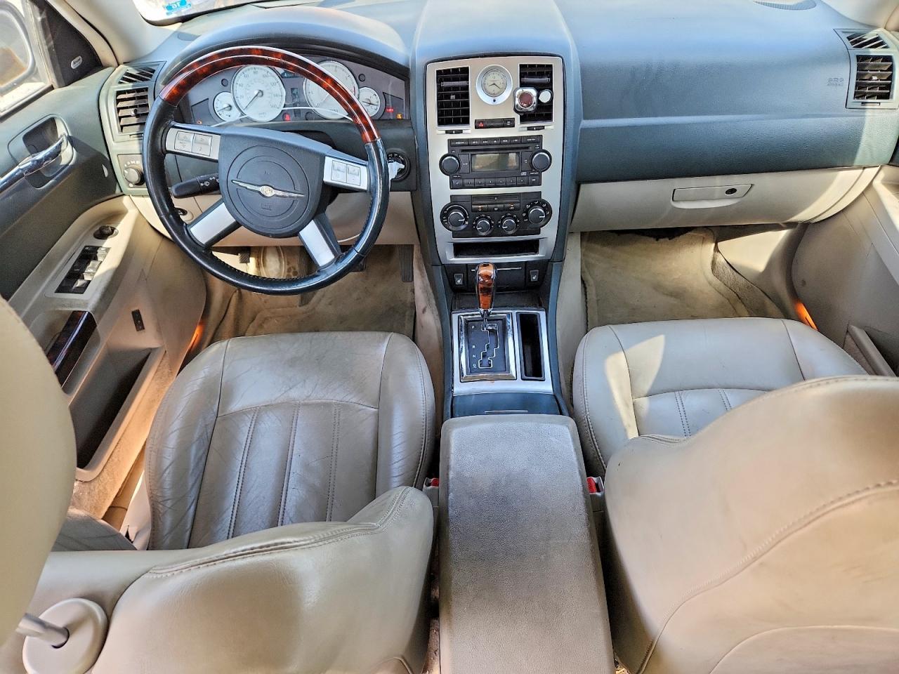 2005 CHRYSLER 300